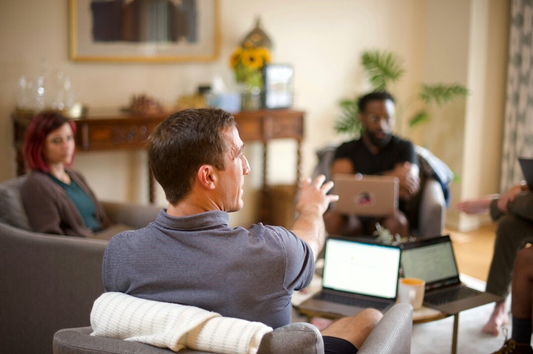 group discussion in meeting